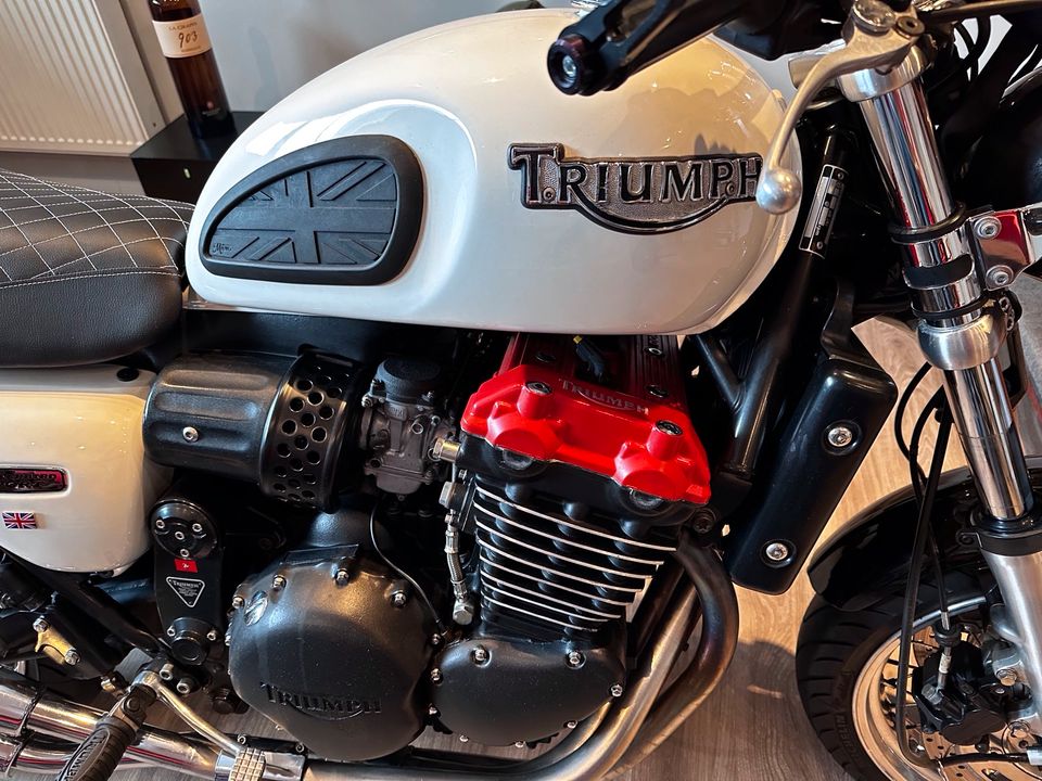 Triumph Thunderbird 900 Sport in Lübeck