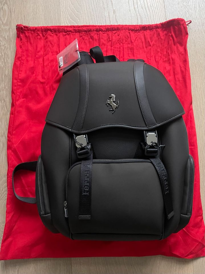 Ferrari Rucksack aus Leder und Nylon neu und OVP in Glinde