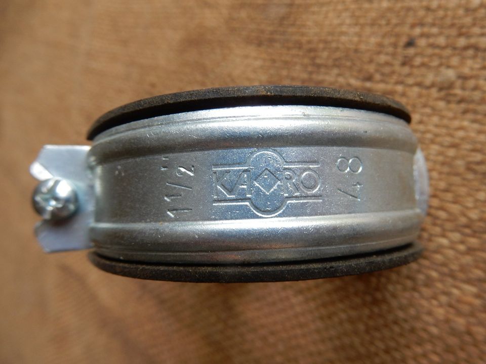 40 Rohrschellen (KARO) 1 1/2"  48mm  M8 in Zeppernick