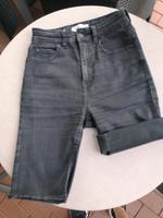 pull and bear, kurze schwarze Jeans Größe 32 Niedersachsen - Meppen Vorschau