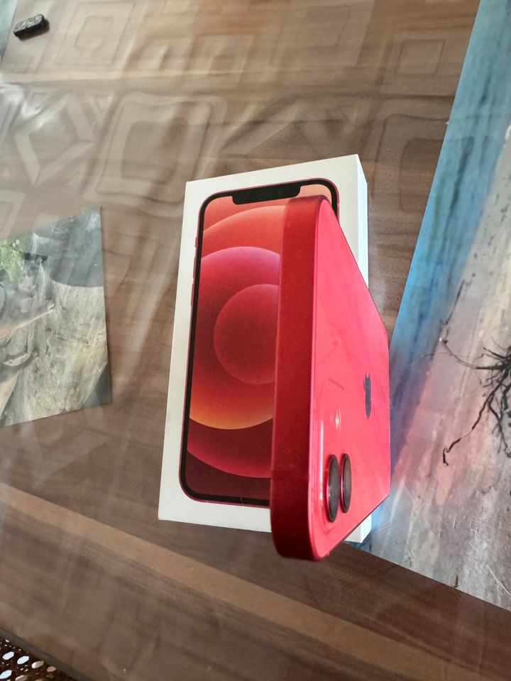 iPhone 12 in Red mit 128 GB in Radeberg