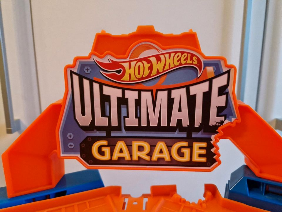 ++ Hot Wheels Ultimate Garage ++ City-Robo-T-Rex ++ in Hitzacker