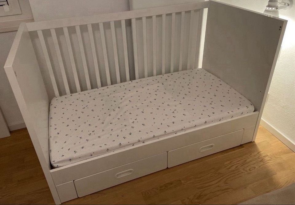 Hochwertiges IKEA Baby- und Kinderbett (2 in 1) , 70x140cm in Stuttgart