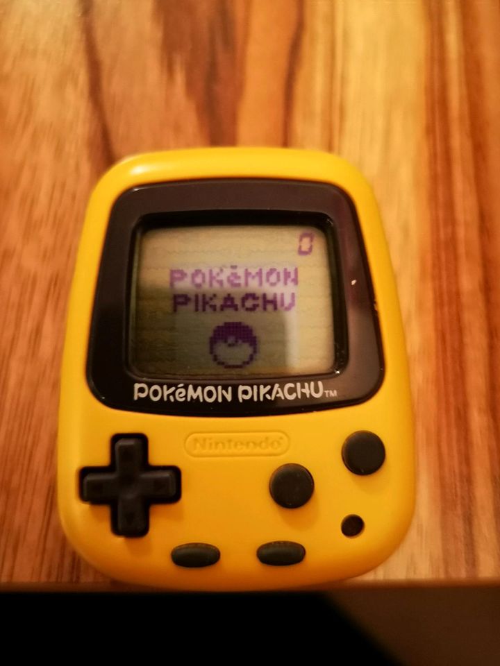 Nintendo Pokemon Pikachu Tamagotchi in Cottbus