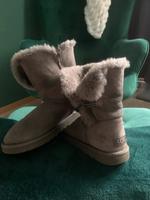 Ugg Stiefelette Stiefel Boots grau Gr 38 Dresden - Leuben Vorschau