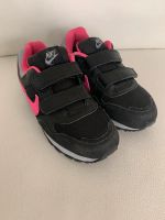 Nike Kinder Turnschuhe schwarz Gr. 32 Rheinland-Pfalz - Wolfsheim Vorschau