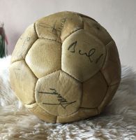 Original signierter Mars Autogrammball DFB Spielerkader WM 1978 München - Thalk.Obersendl.-Forsten-Fürstenr.-Solln Vorschau