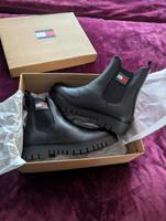 NEU!!! Tommy Jeans Chelsea Boots Leder schwarz 38 Tommy Hilfiger Sachsen - Meißen Vorschau