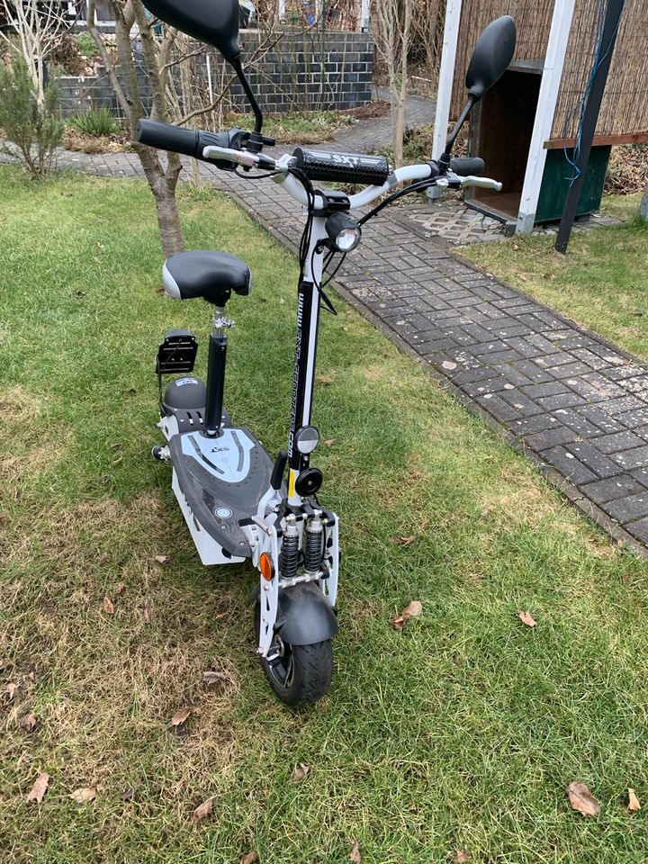 Scooter SXT1000 XL EEC Facelift in Schulzendorf bei Eichwalde