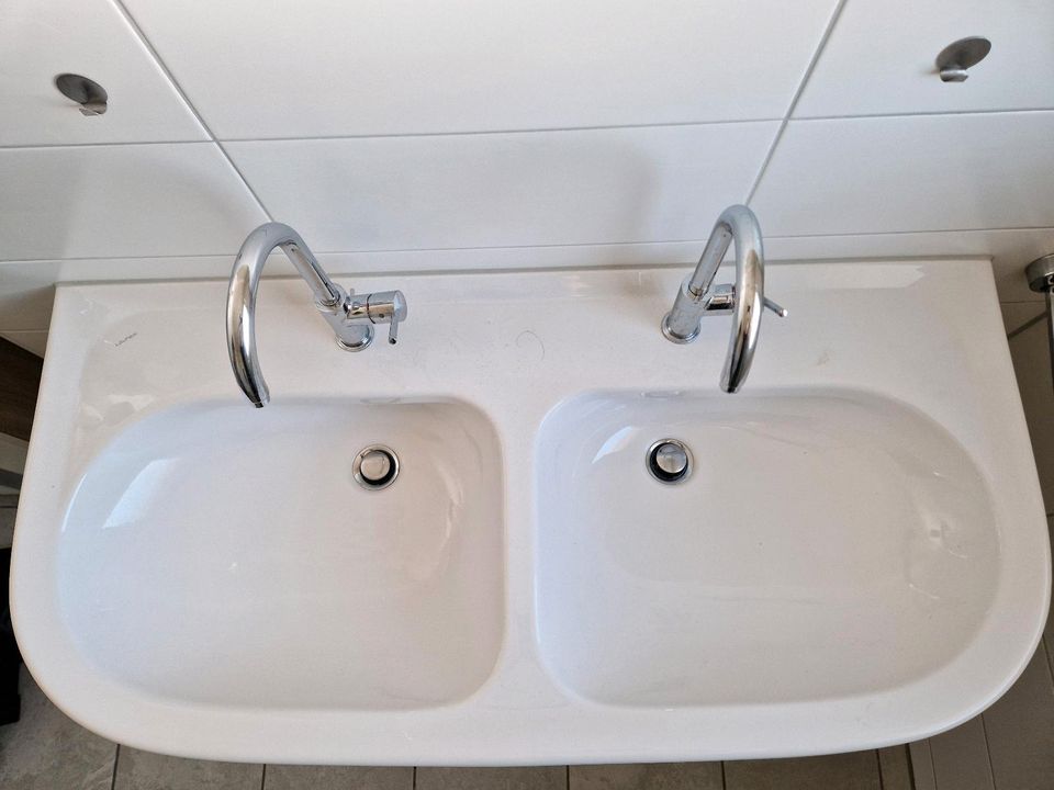 Doppelwaschtisch Waschbecken LAUFEN 1,15m mit Spiegel Beleuchtung in Walldorf