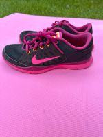 Nike LaufFlex Trainer 3 Damen Gr. 38 schwarz rosa lila Laufschuhe Kr. München - Oberschleißheim Vorschau