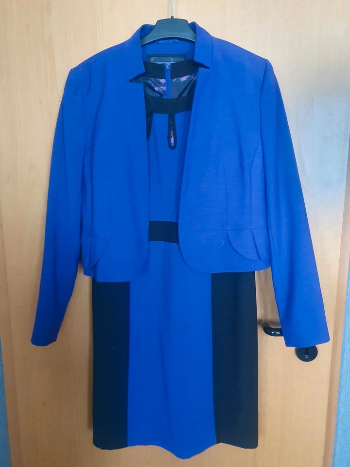 Kleid mit jacket in Krefeld