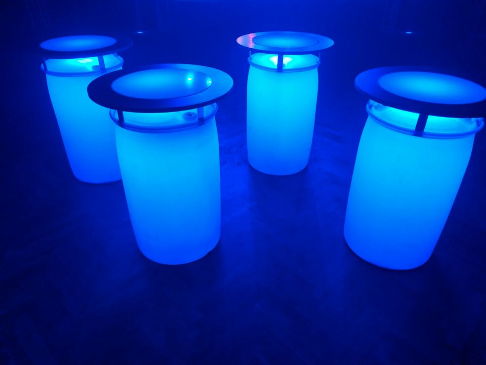 LED Stehtische mit Akku (mit Wireless DMX Party Bierzelt) in Bülstedt