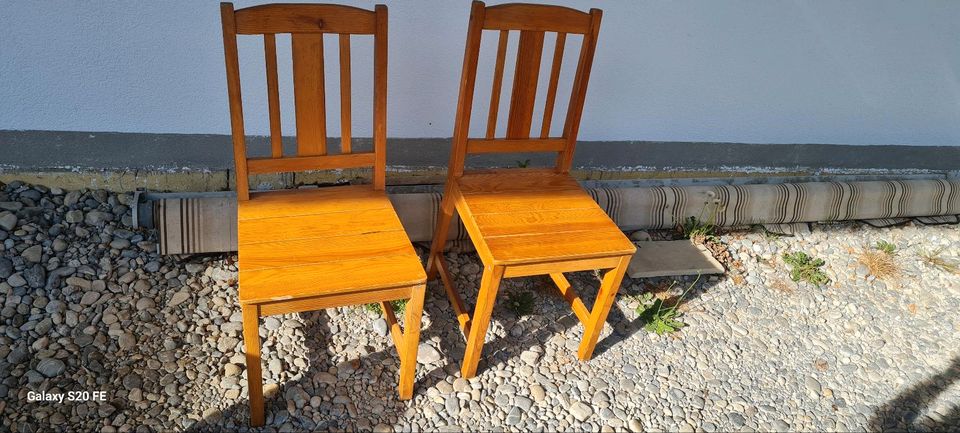 2 Holz Stühle in Kressbronn am Bodensee