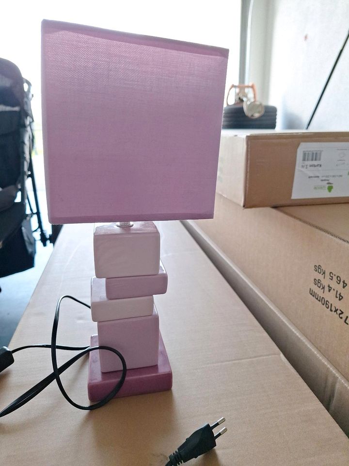 Lampe lila 40 cm in Ötigheim