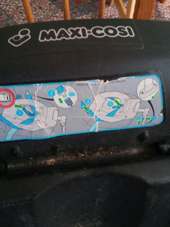 Maxi-Cosi EasyFix CabrioFix Station mit Fuß zum Anschnallen in Lichtenwald