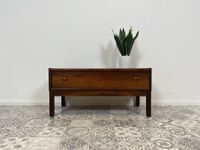 WMK Stilvolles & sehr gut erhaltenes skandinavisches Lowboard in edlem Palisander mit Schublade & schönen Messinggriffen # Kommode Sideboard Fernsehkommode TV-Lowboard TV-Board Vintage 70er Rosewood Friedrichshain-Kreuzberg - Friedrichshain Vorschau