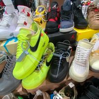 Suche! Air Force 1 Off White Volt 40,5/41 Baden-Württemberg - Grosselfingen Vorschau