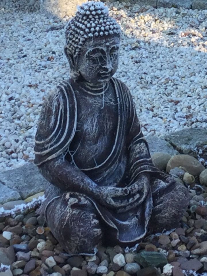 Buddha aus Steinguss 50 cm frostsicher in Riedering