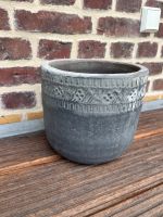 Blumentopf grau | Beton | Boho | Durchmesser 24cm | Höhe 21cm Nordrhein-Westfalen - Langenfeld Vorschau