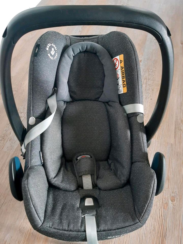 Maxi Cosi mit Isofix- Station in Heiligenberg