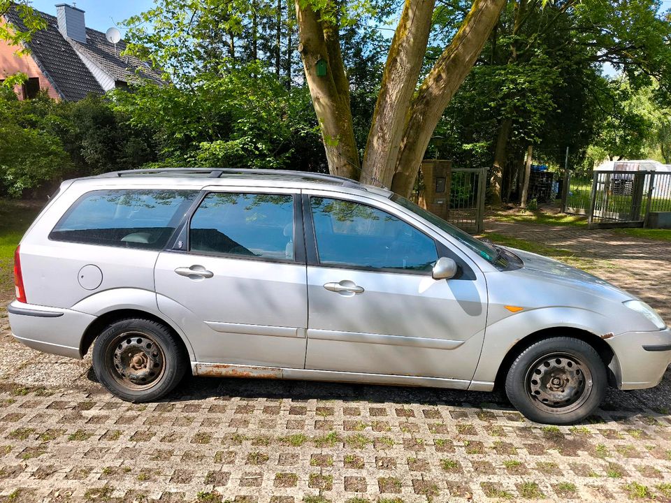 Ford Focus Kombi 2004 Ghia in Walsrode