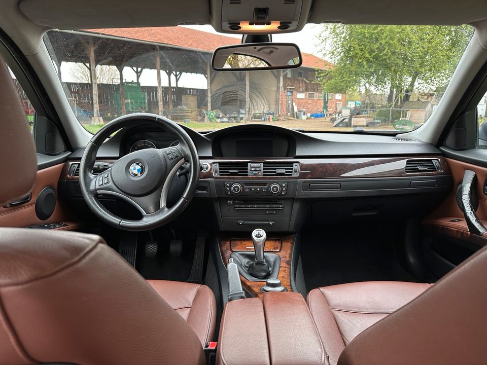 BMW 320d | LEDER * NAVI * XENON in Weiterstadt