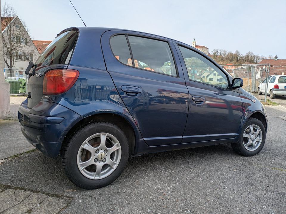 Toyota Yaris 1,3 zu verkaufen Preisnachlass Schnäppchen in Vaihingen an der Enz