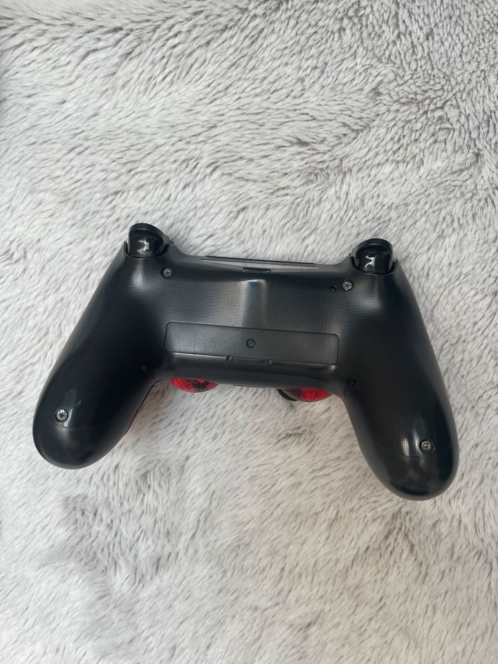 PlayStation 4 EXLUSIVE MIT SCUF CONTROLLER !!! in Oldenburg