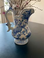 Krug Kanne Pitcher Vase blau weiß bemalt Blumen Vintage Pankow - Prenzlauer Berg Vorschau