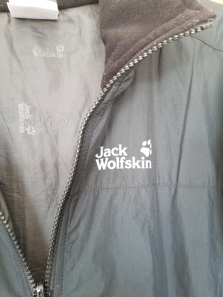 Jack Wolfskin Outdoor Jacke Größe L in Dörentrup