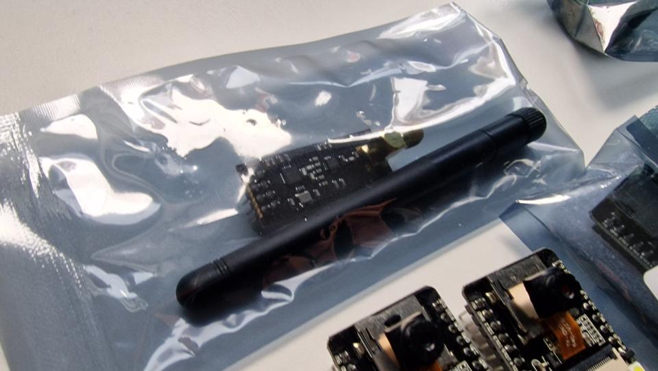 ESP32 Arduino Basteln u.a. HC-SR501, AM312, MQ-135, HC-SR04 etc. in Riegelsberg
