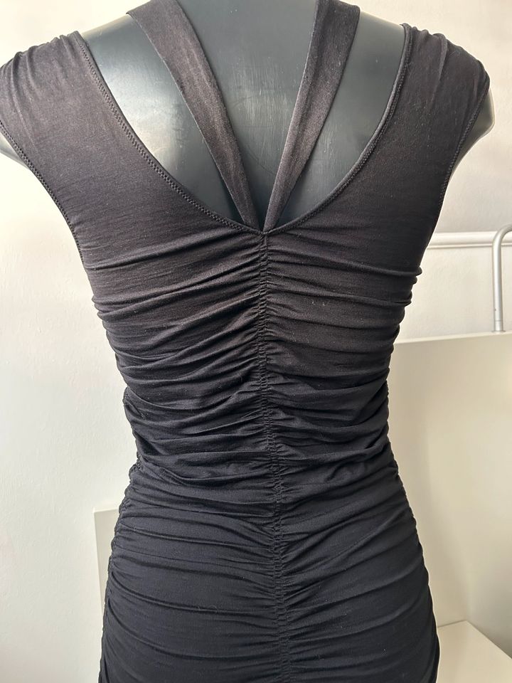 Ein Top von Boss in schwarz Gr. S neu in Langenhagen