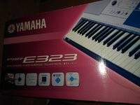 Keyboard Yamaha PSR E323 mit Ständer top Zustand inkl. OVP Klavie Sachsen - Auerbach (Vogtland) Vorschau