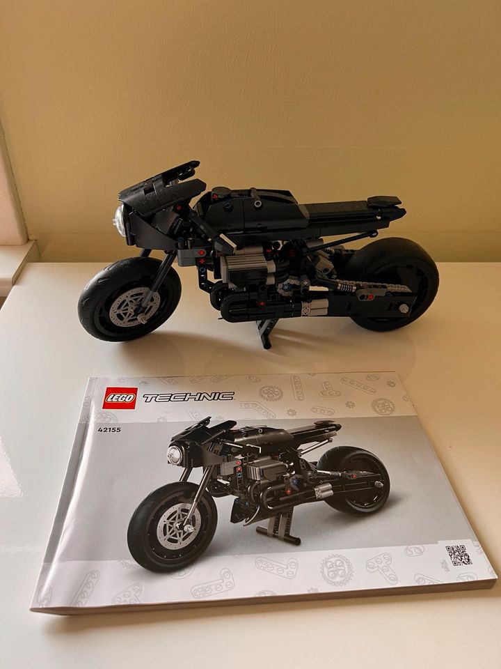 Lego Technic Batman Motorrad 42155 in Herborn