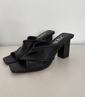 Schwarze Zara Heels mit Blockabsatz Größe 38 Pankow - Weissensee Vorschau