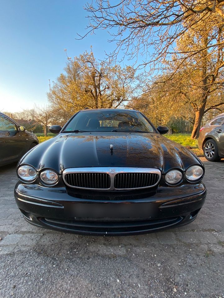                     Jaguar X-Type Estate 2.2d