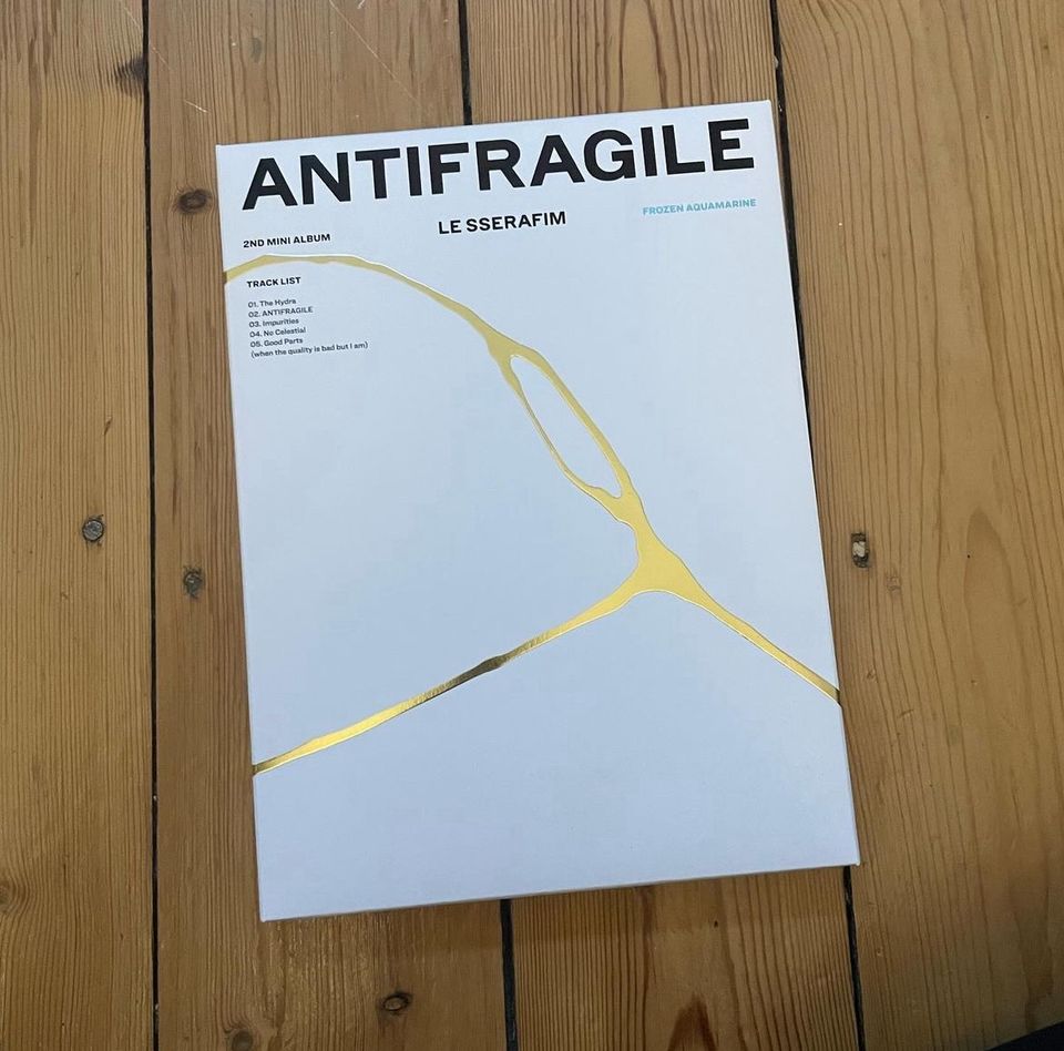 Le sserafim Album antifragile in Berlin