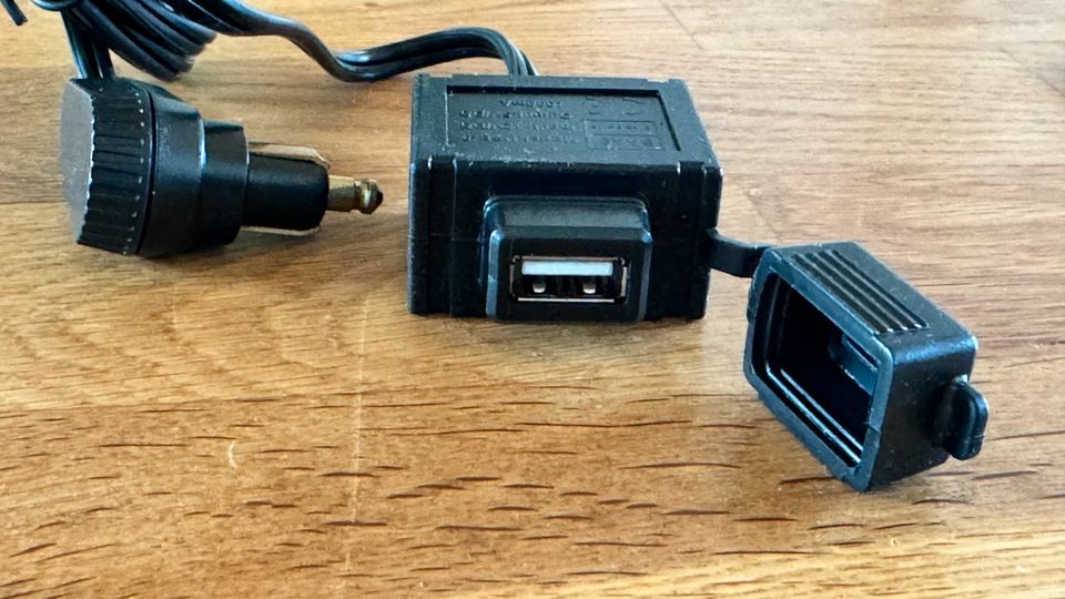 BAAS USB-Tankrucksack-Kabel für kleine DIN-Steckdosen in Berlin