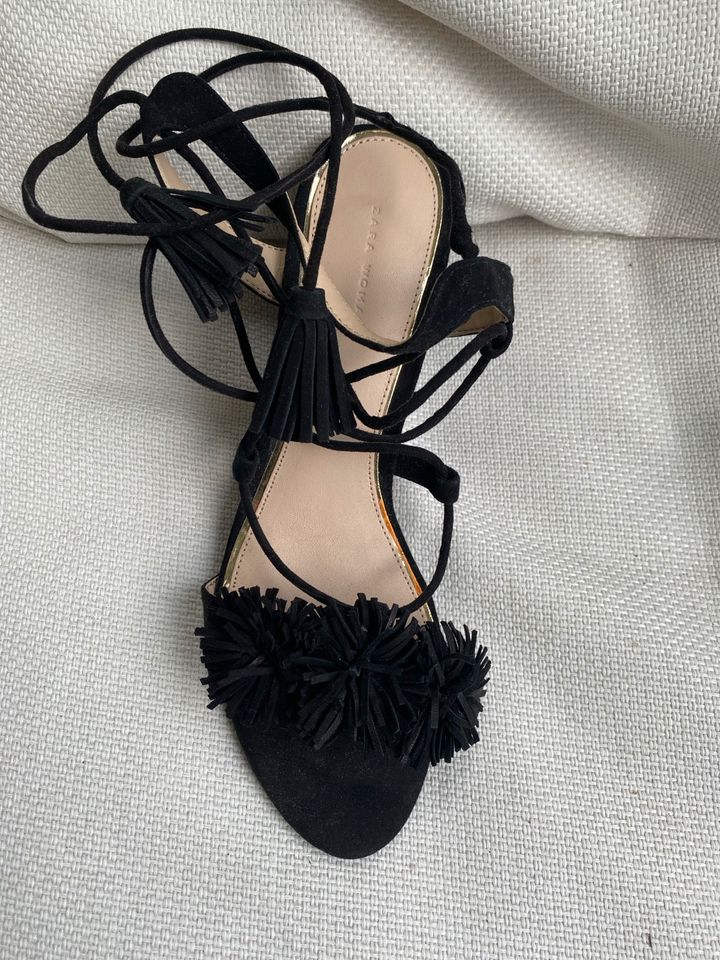 Sehr schöne Schnürsandale Pumps Zara women Gr 39 in Düsseldorf