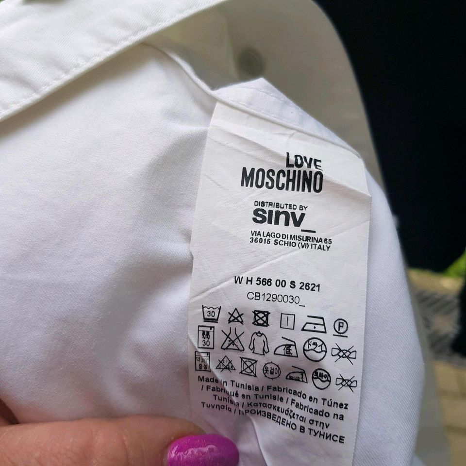 Love Moschino damen Jeansjacke gr.38 weiß fast Neu,96%Baumwolle in Frankfurt am Main