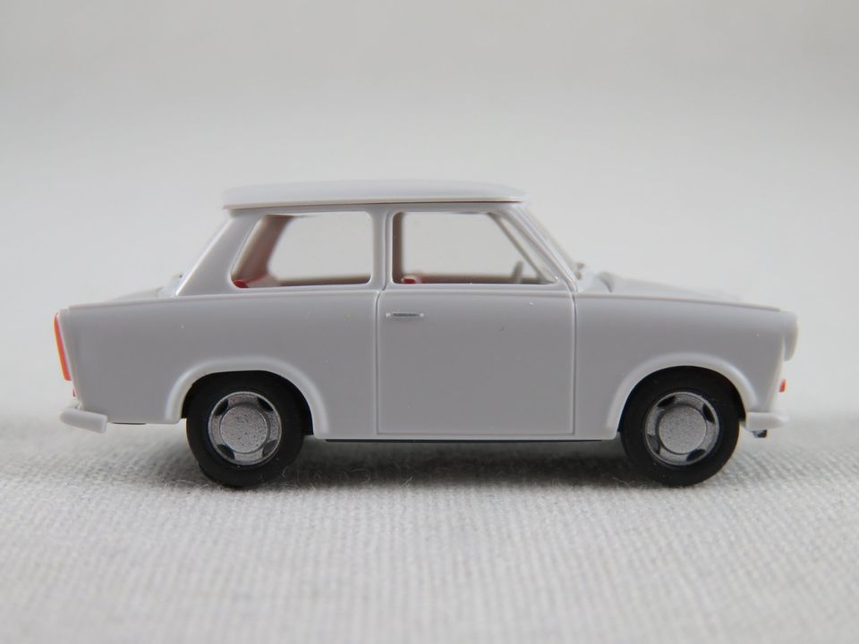 Busch 53102 Trabant P601 Limousine (1964) in polarweiß 1:87/H0 in Bad Abbach