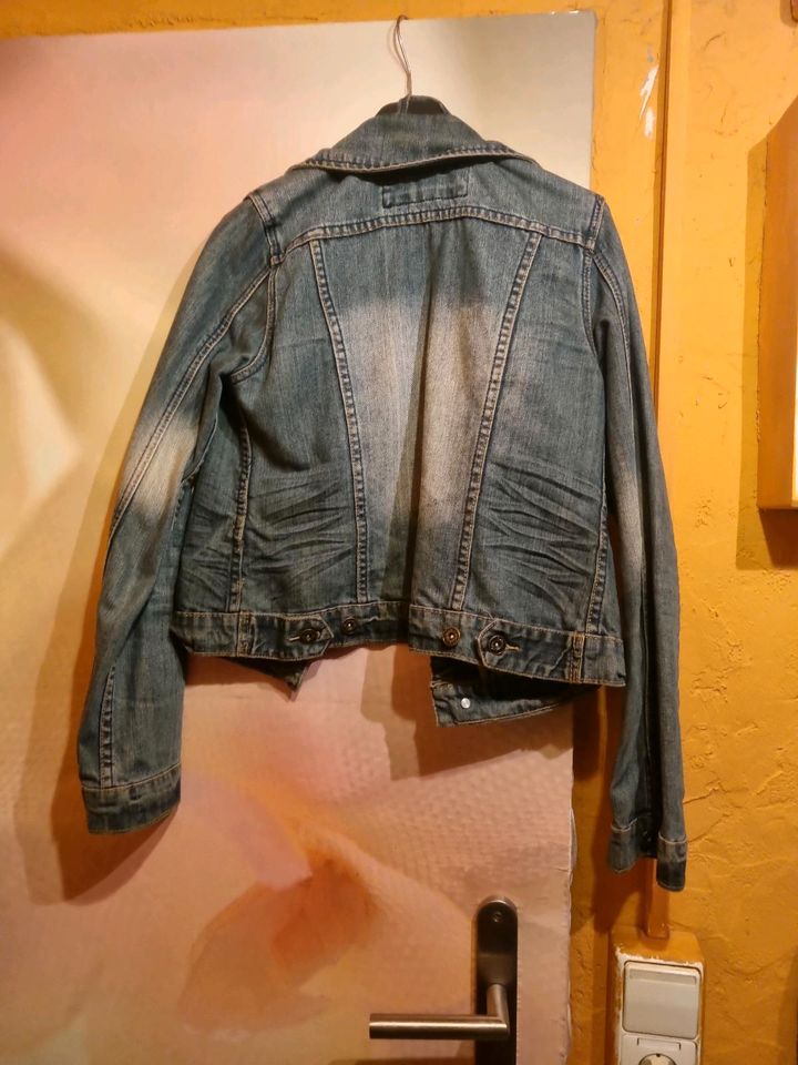 Damenjeansjacke in Weil der Stadt