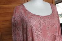 Schönes Shirt v. THEA, Gr. 58, altrosa, schönes Muster Hessen - Petersberg Vorschau