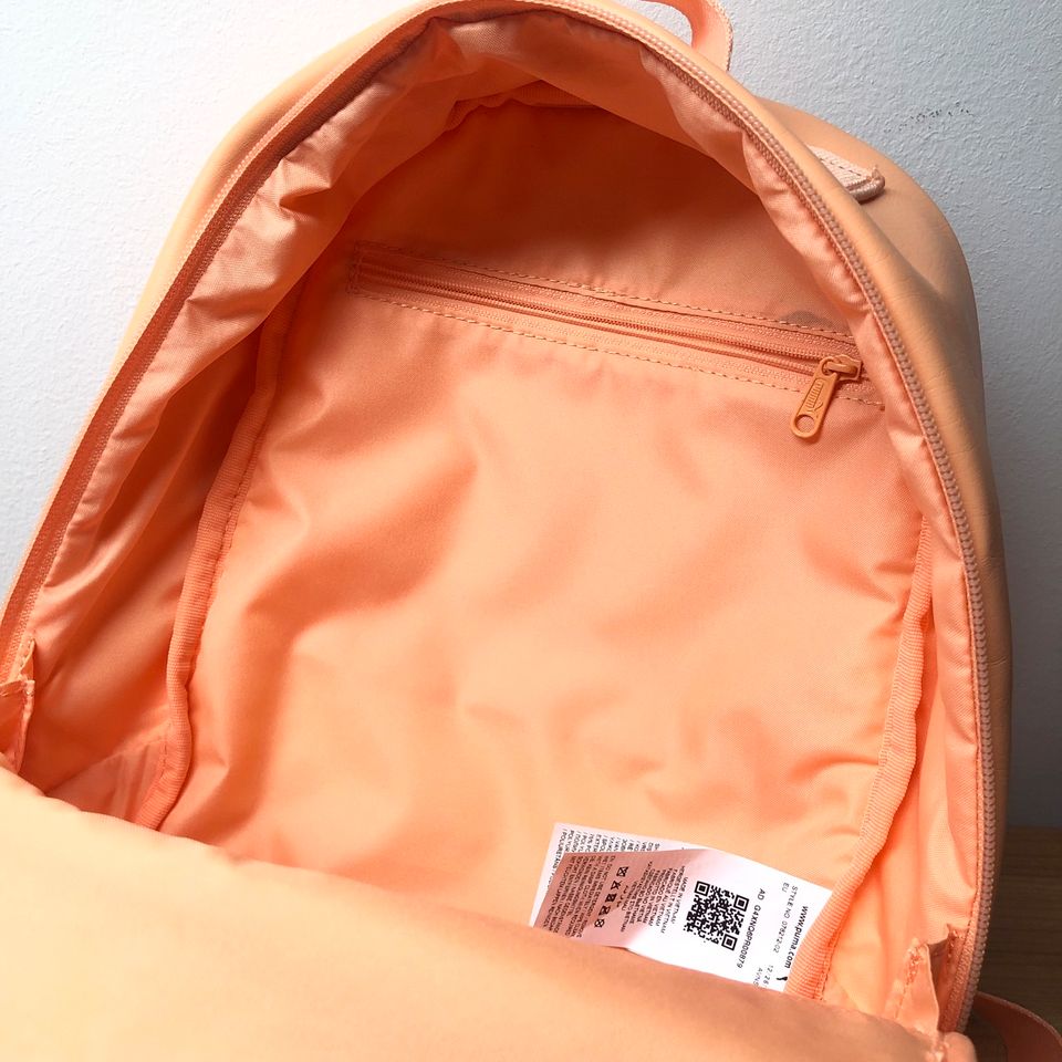 PUMA RUCKSACK klein in Lederoptik APRICOT lachsfarben RAR wie NEU in Leipzig