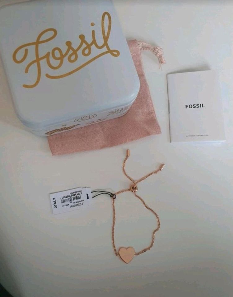 Fossil Damen Armband aus Edelstahl Herz Geschenk in Hamburg