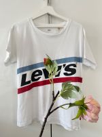 ☀️☀️Neuwertiges Levis T-Shirt Oberteil Gr.S weiß rot blau☀️☀️ Bayern - Niederwerrn Vorschau