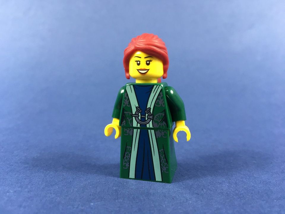 Lego® Mittelalter Figur Magd Wikinger Frau Maid NEU Castle Ritter in Sonneberg