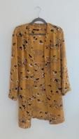 sommerlicher Cardigan/Kimono, gelb mit Blumenmuster, Größe 38 Leipzig - Eutritzsch Vorschau