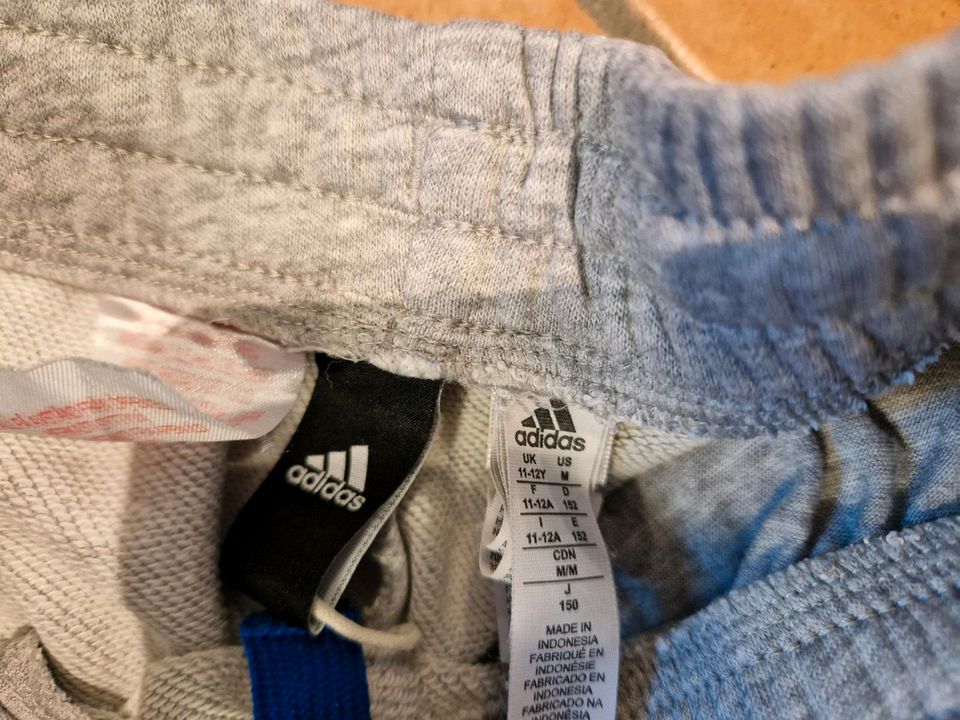 Adidas Hose / Sporthose, Größe  152 in Merzig